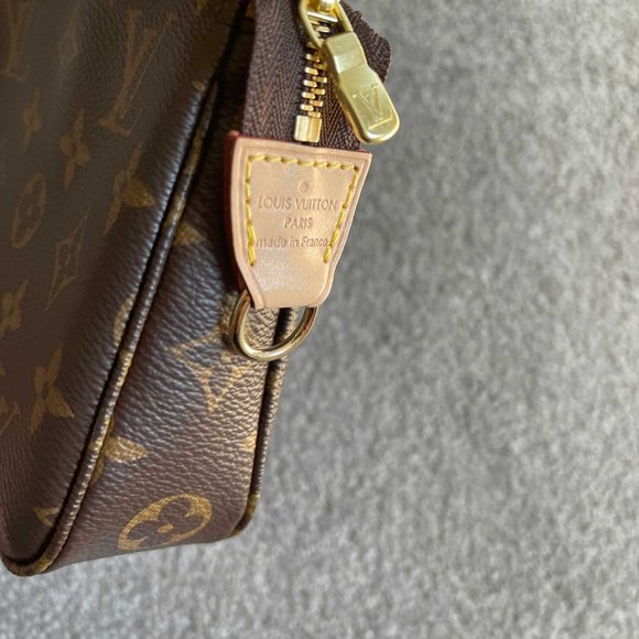 100% Authentic Louis Vuitton Pochette Accessoires M40712 *receipt included* - Picture 6 of 11